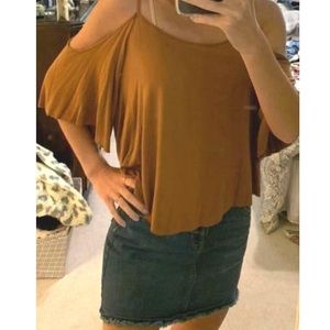 AE Carmel Cold Shoulder Top
